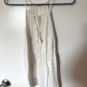 Love Stitch Large white sleeveless top with chevron design